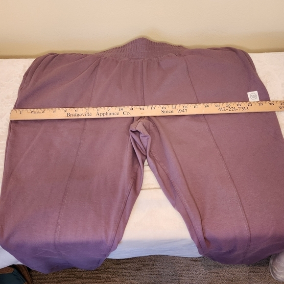 We Wander Joggers Size 1X - Picture 10 of 11